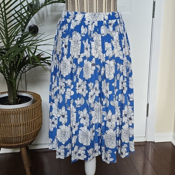 Banana Republic Women’s Print Pleated A-Line Midi Skirt Size Petite S - Picture 3 of 6